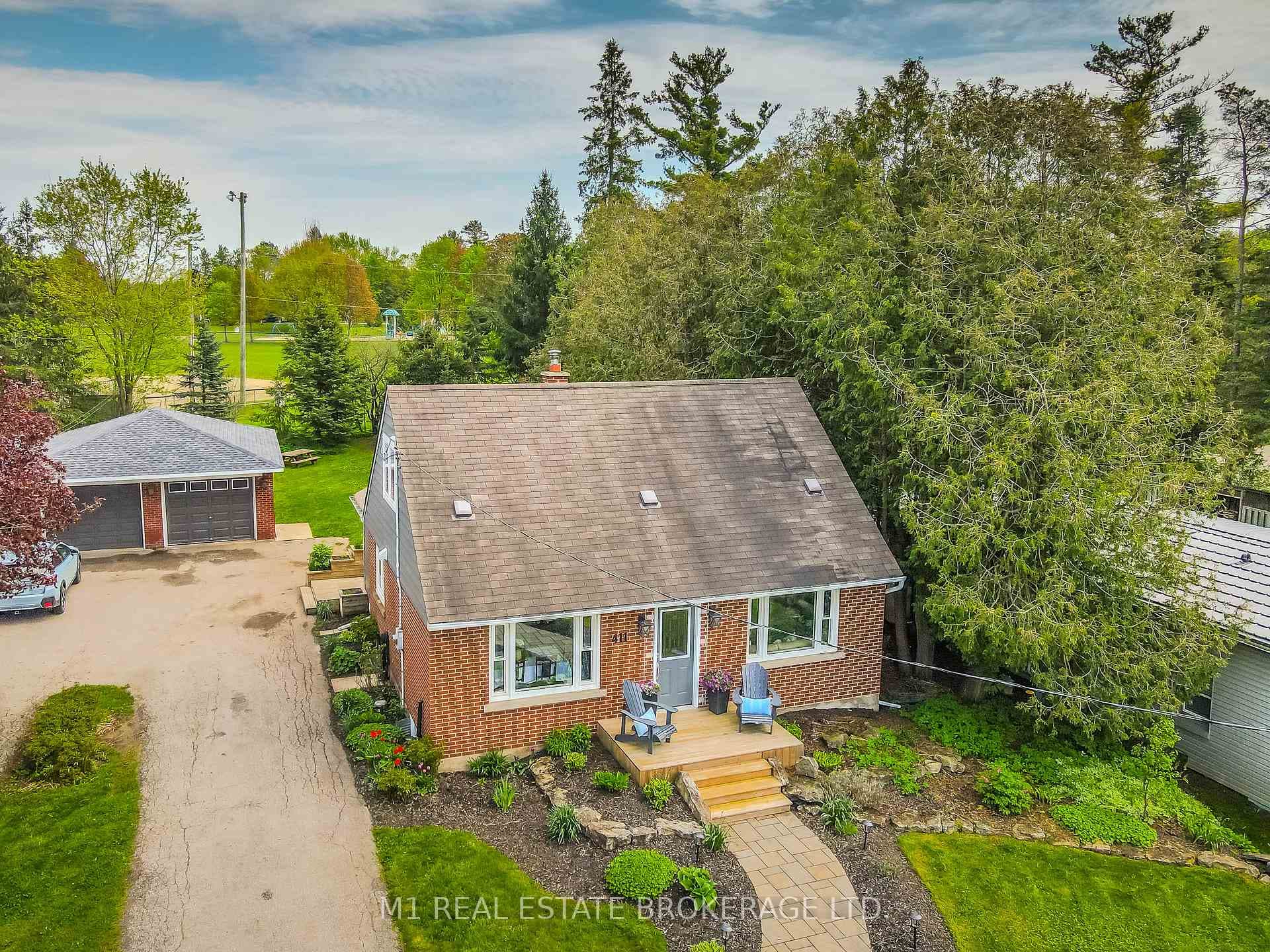 411 Wilson Street photo 3