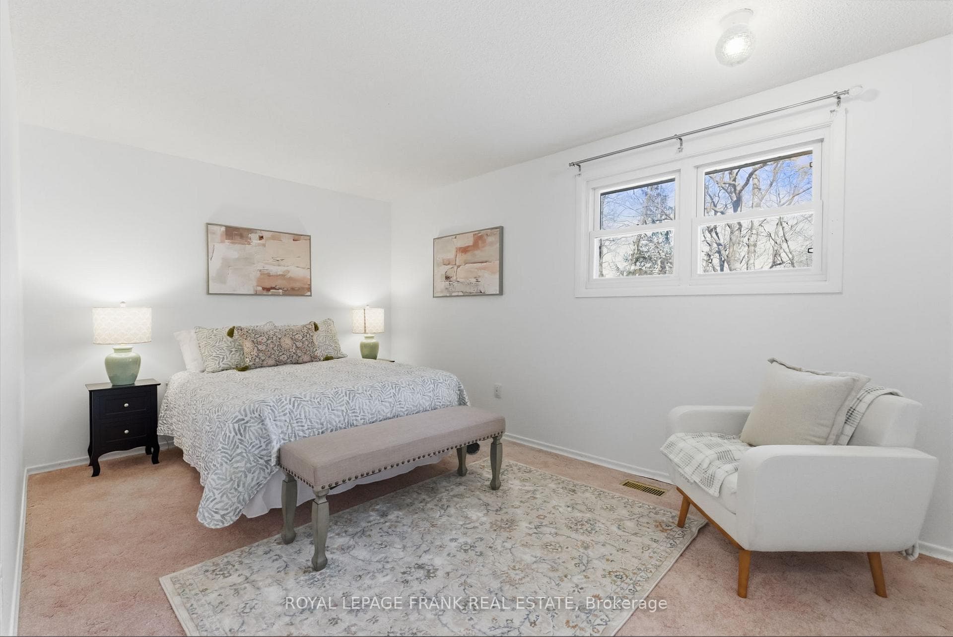 565 Charrington Avenue photo 35