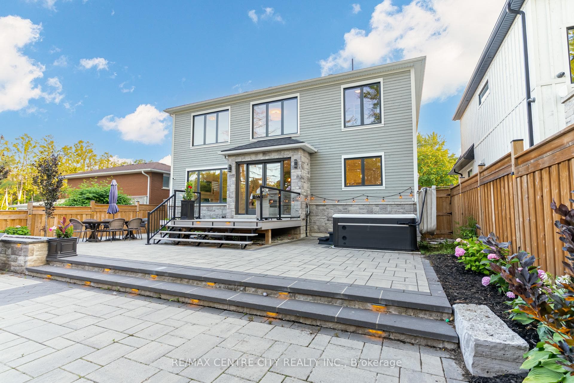 301 Martin Street photo 47