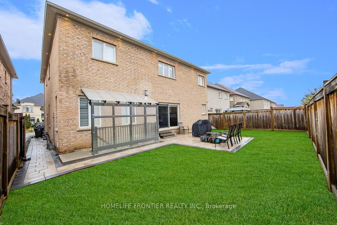 4 Black Diamond Crescent photo 15