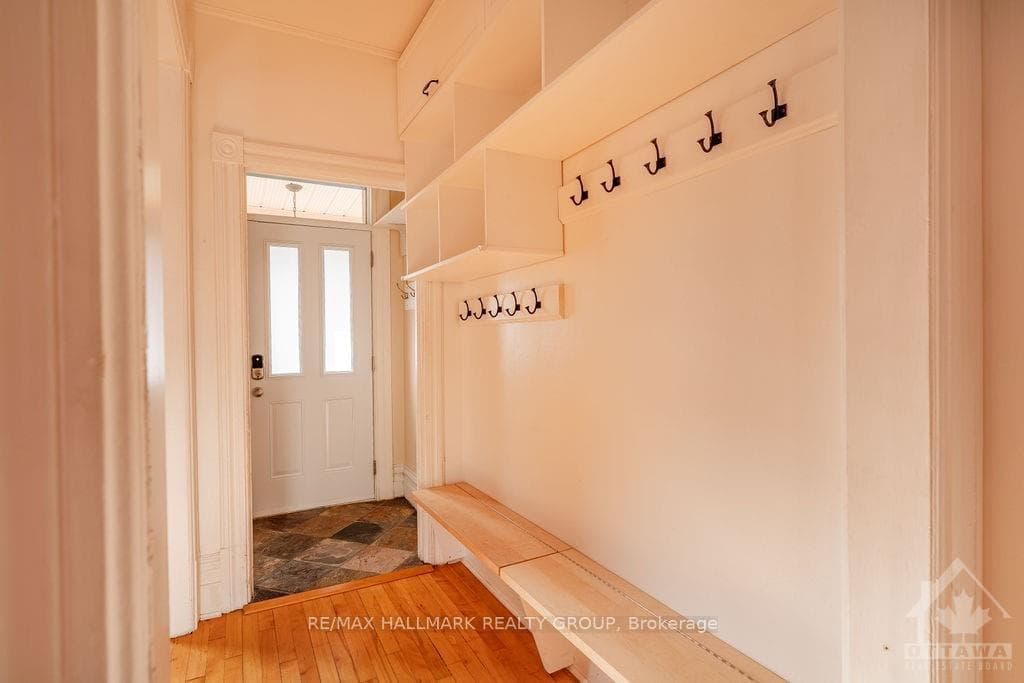 49 MYRAND Avenue photo 3