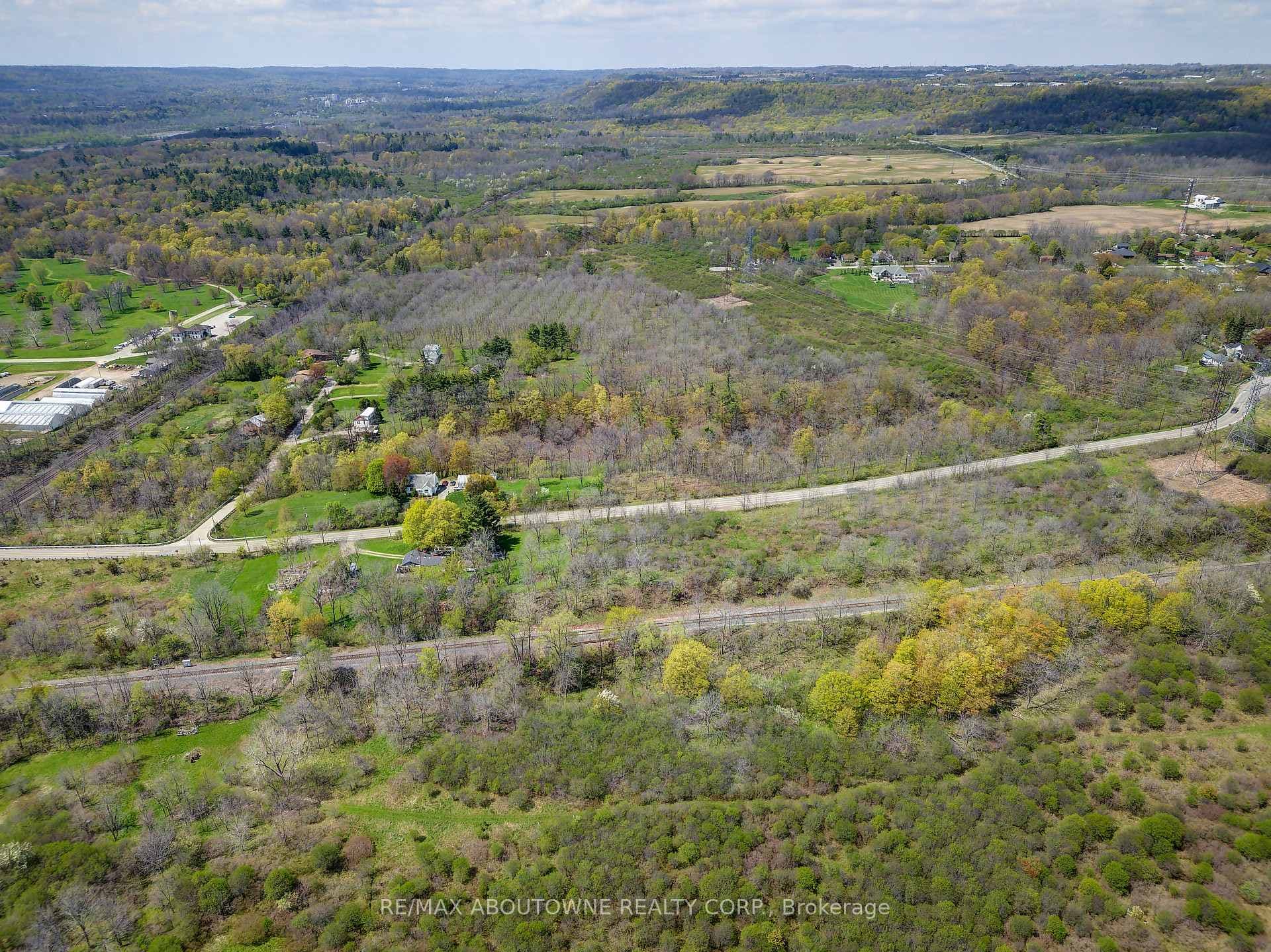 99 Old Guelph Road photo 3