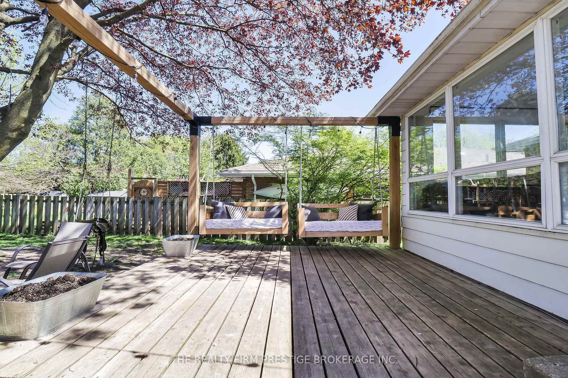 698 Brant Street photo 21