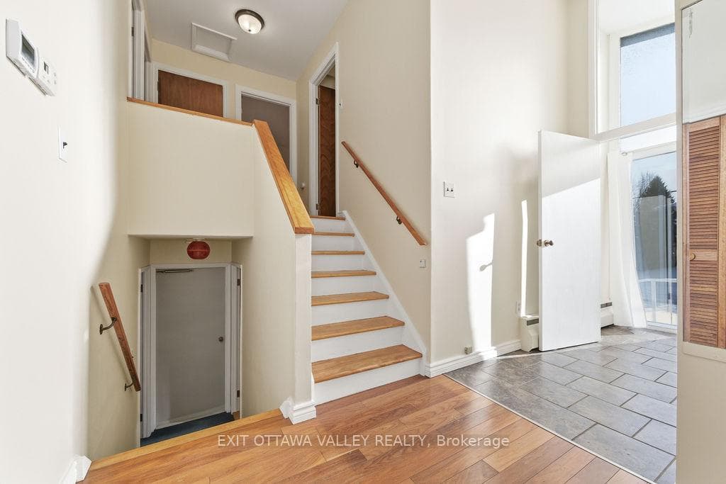 3 Newton Crescent photo 5