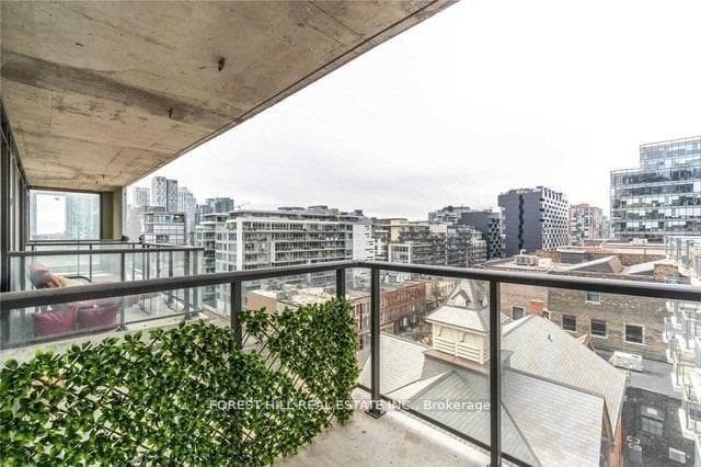 560 King Street Unit 813 photo 16