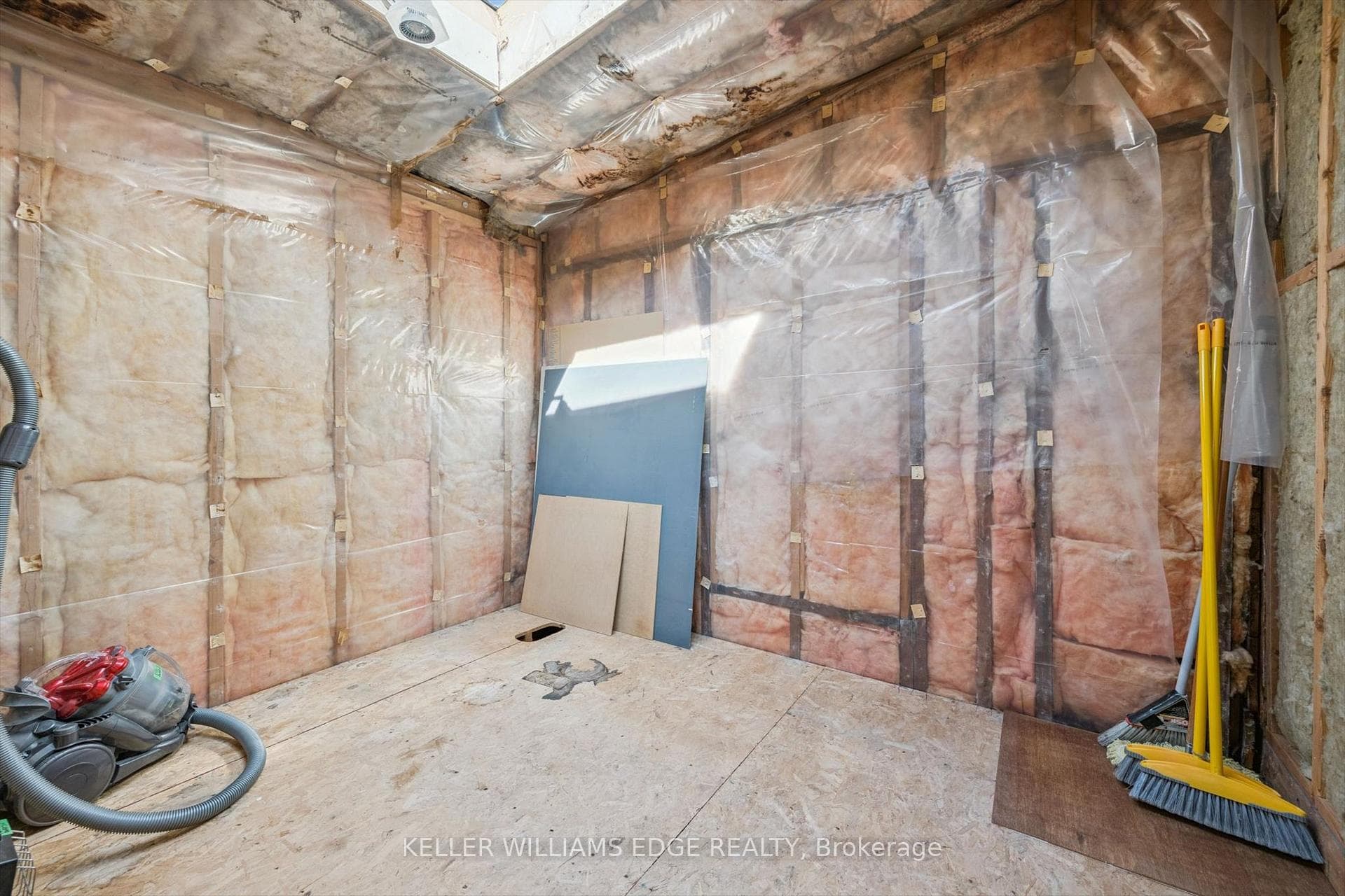 139 Stewart Street photo 22
