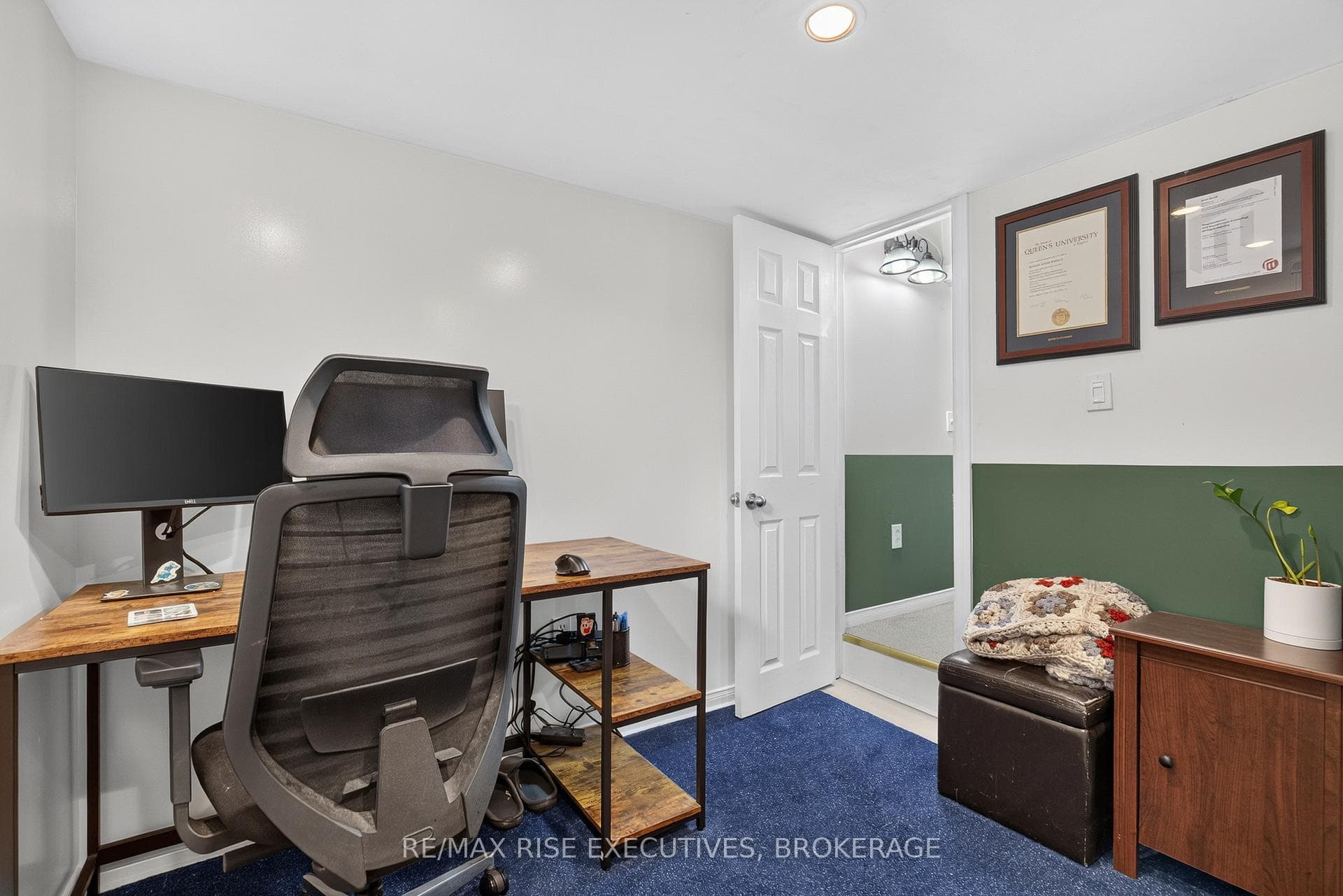 807 Brock Street photo 46