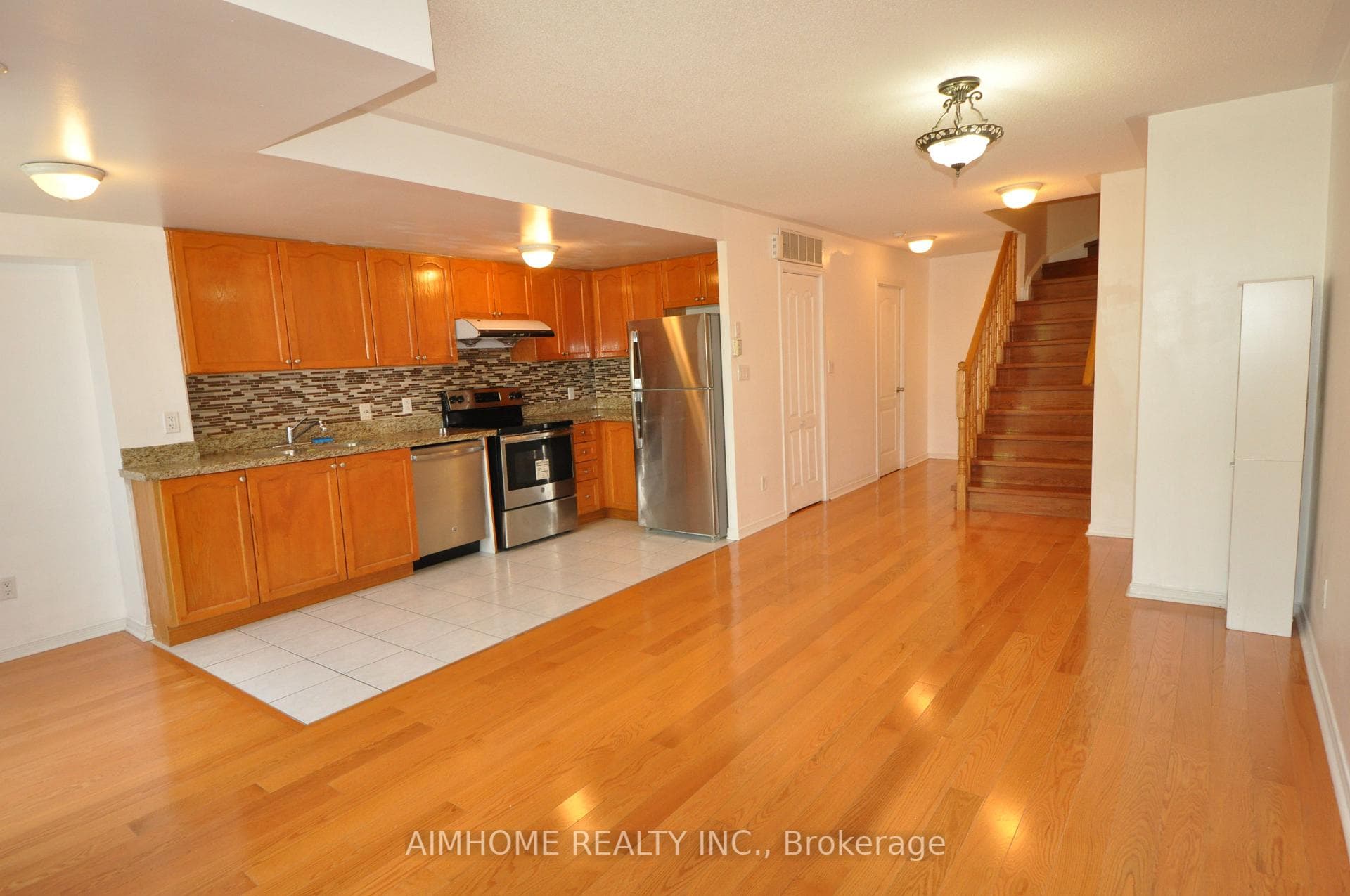 15 Strangford Lane Unit 311 photo 2