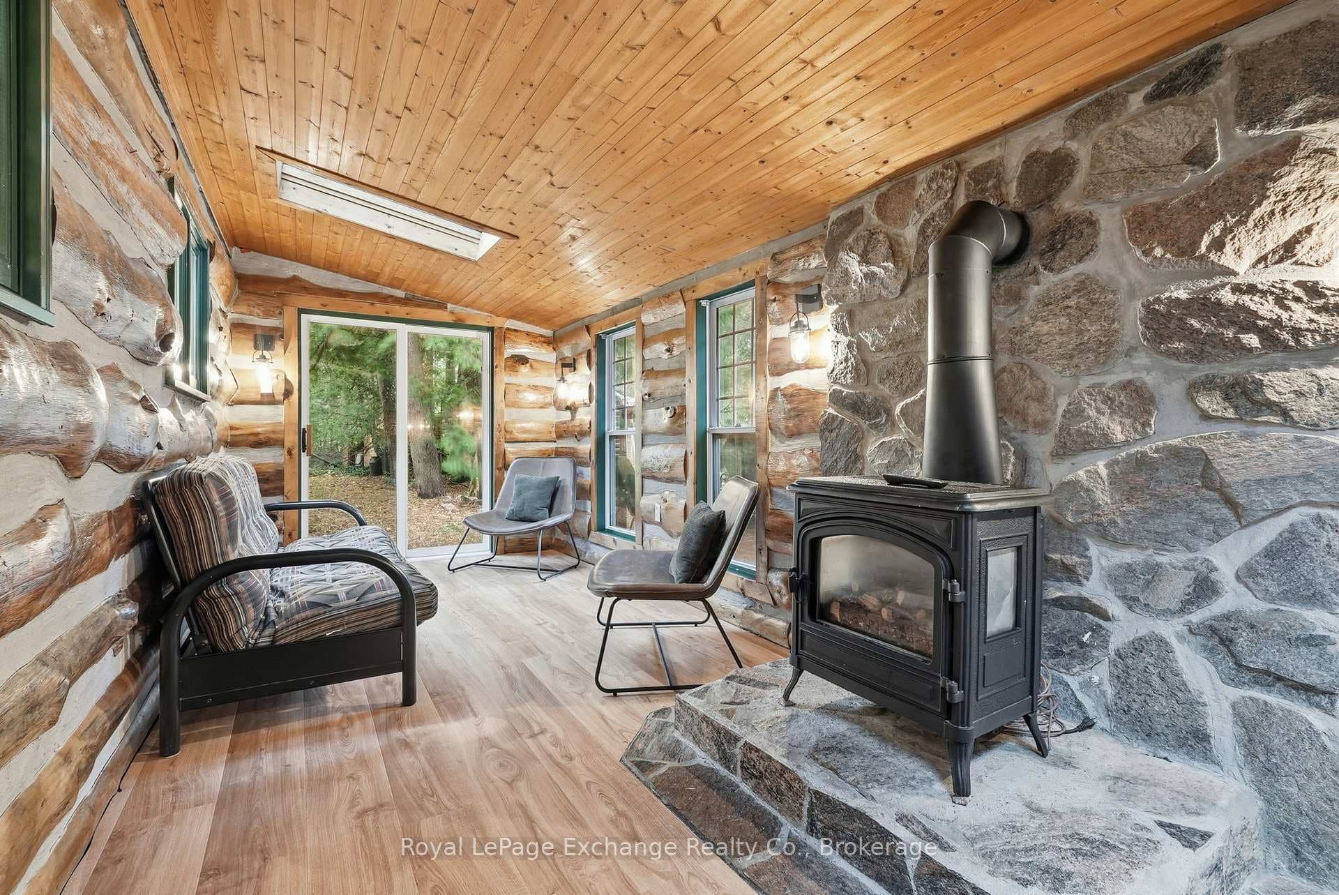 105 Stratford Street photo 22
