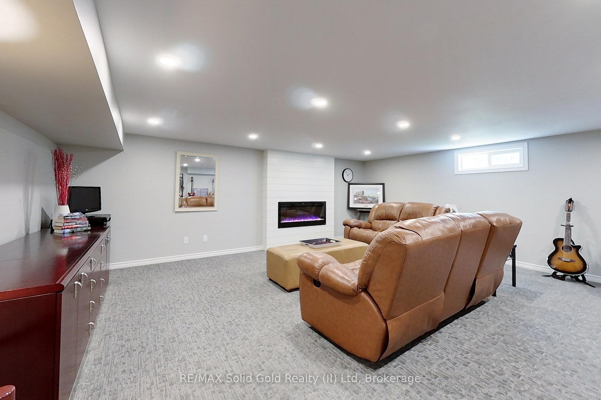 375 Crimson Drive photo 32