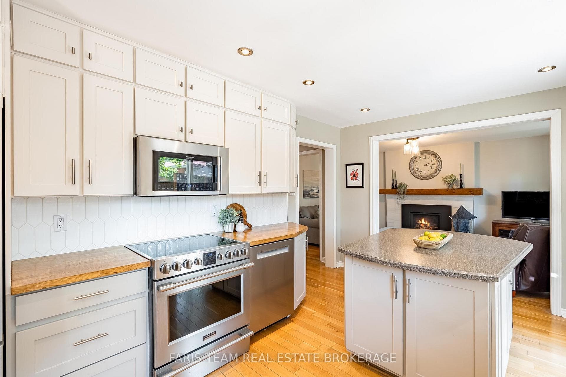 55 Oakridge Drive photo 8