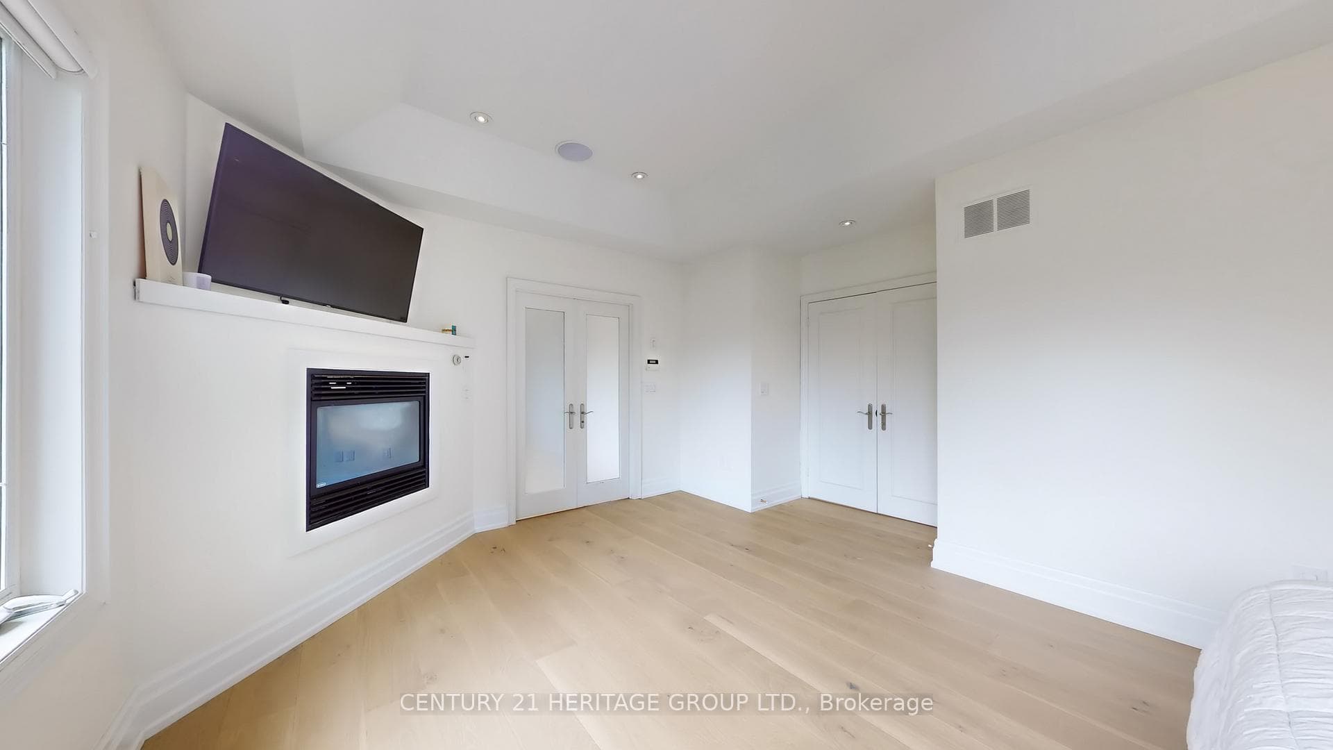 109 Pondview Road photo 25