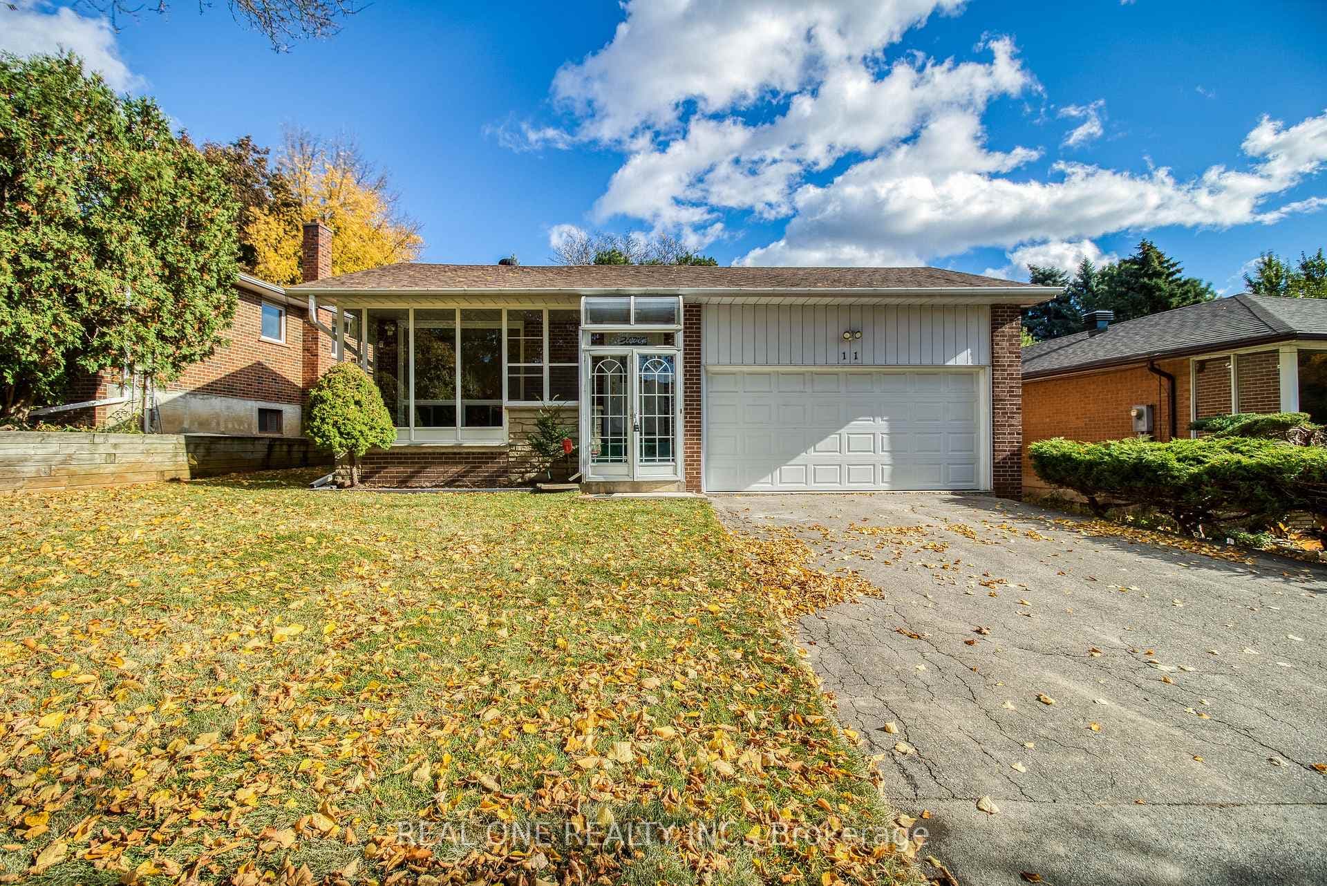 11 Rollingwood Drive photo 1