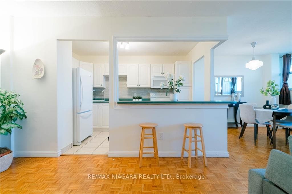 215 Glenridge Avenue Unit 1402 photo 10
