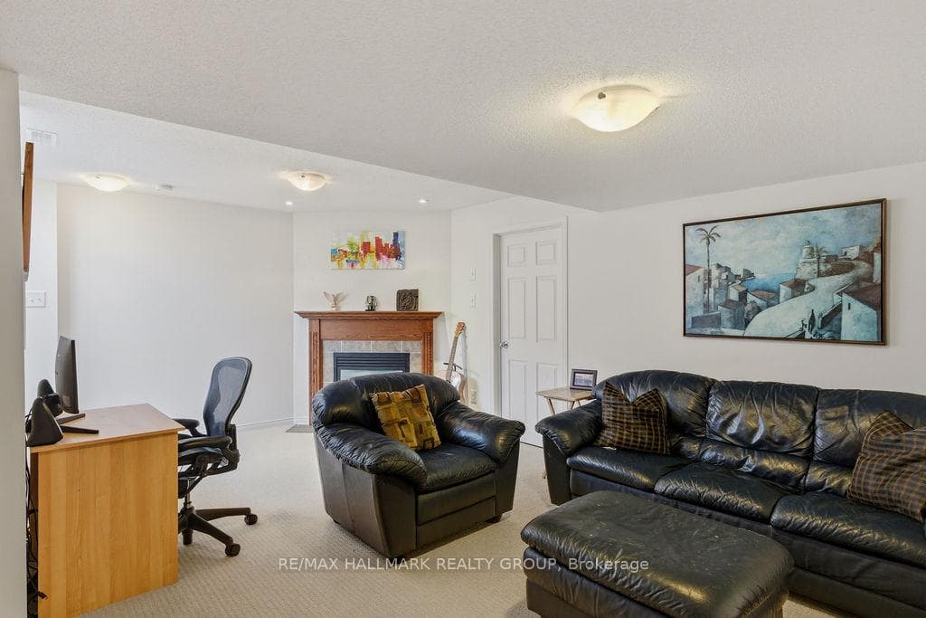 79 Chesapeake Crescent photo 32