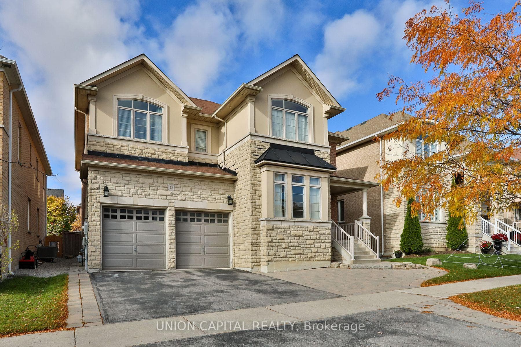 22 Greenforest Grove photo 1