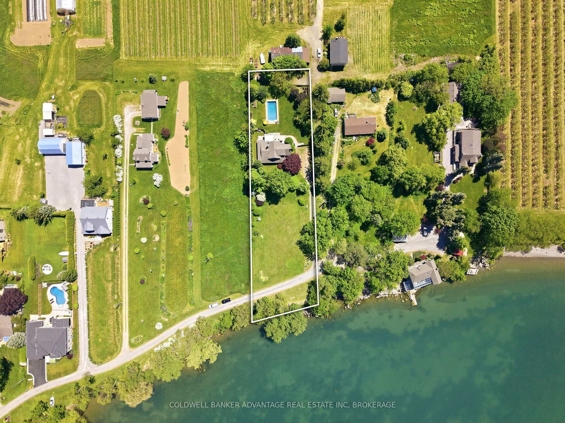 4698 Sandy Cove Drive photo 5