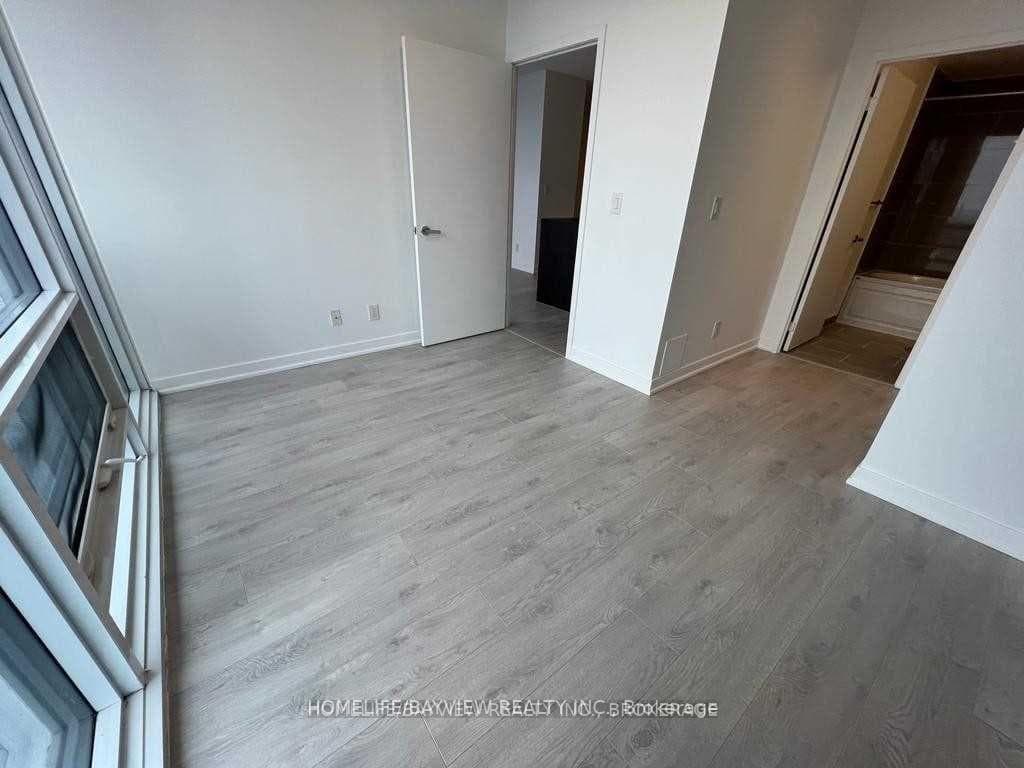 88 Harbour Street Unit 6006 photo 32