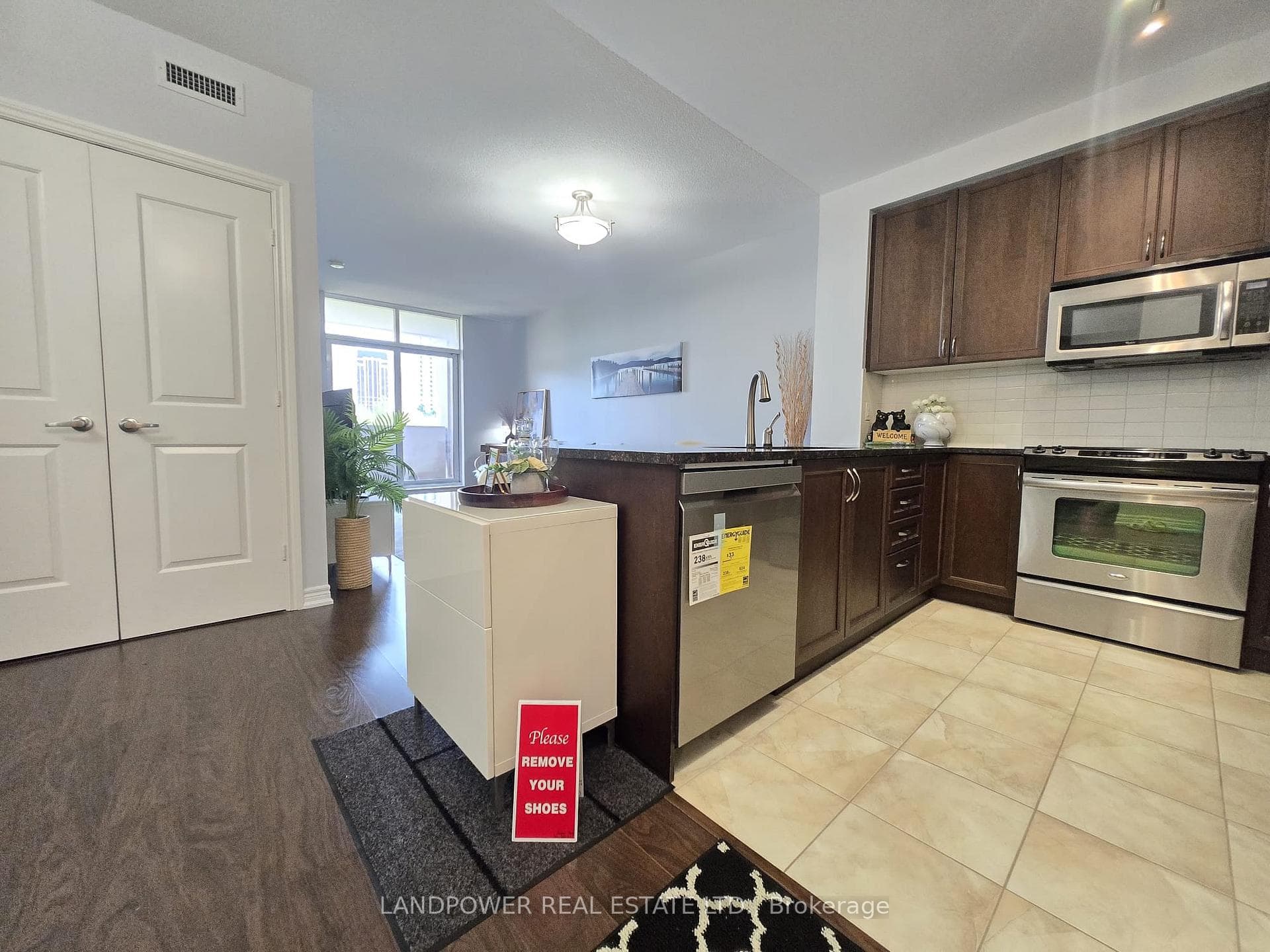 9245 Jane Street Unit 208 photo 8