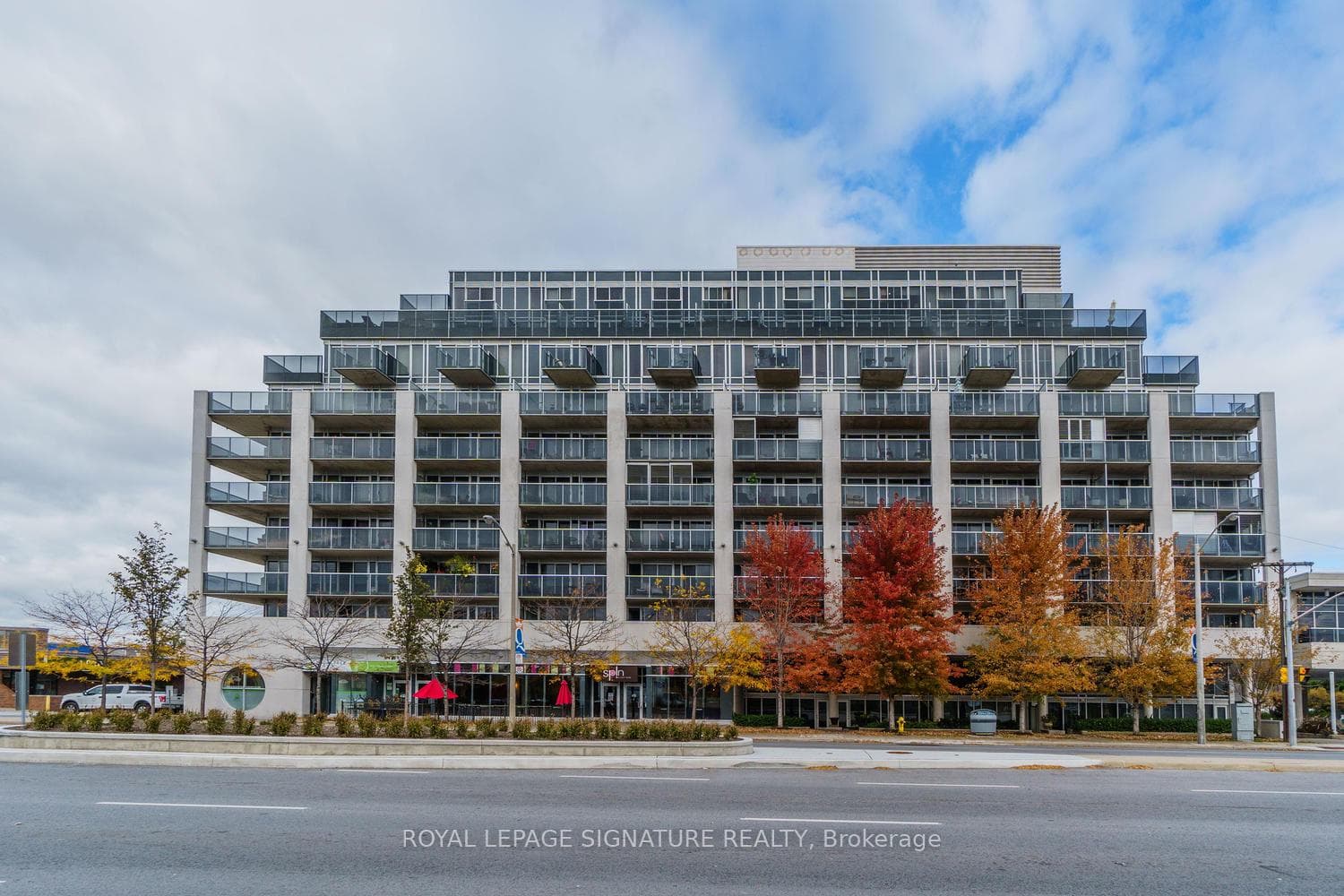 1050 The Queensway N/A Unit 313 photo 1