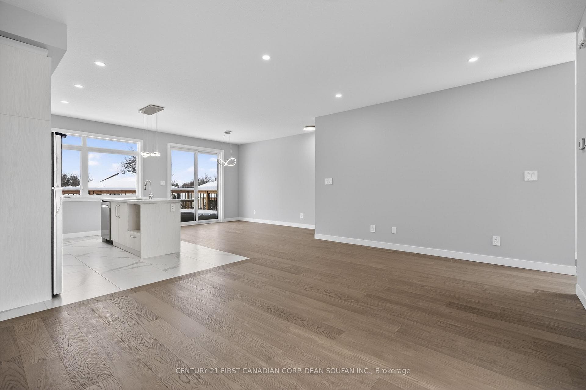 349 Southdale Road Unit 18 photo 24