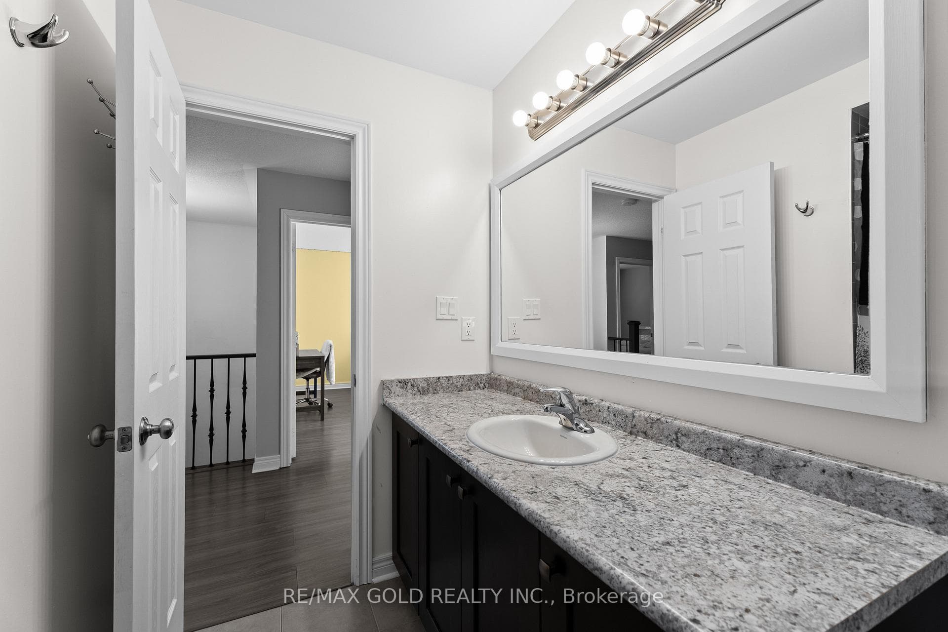 78 Weaver Terrace photo 25