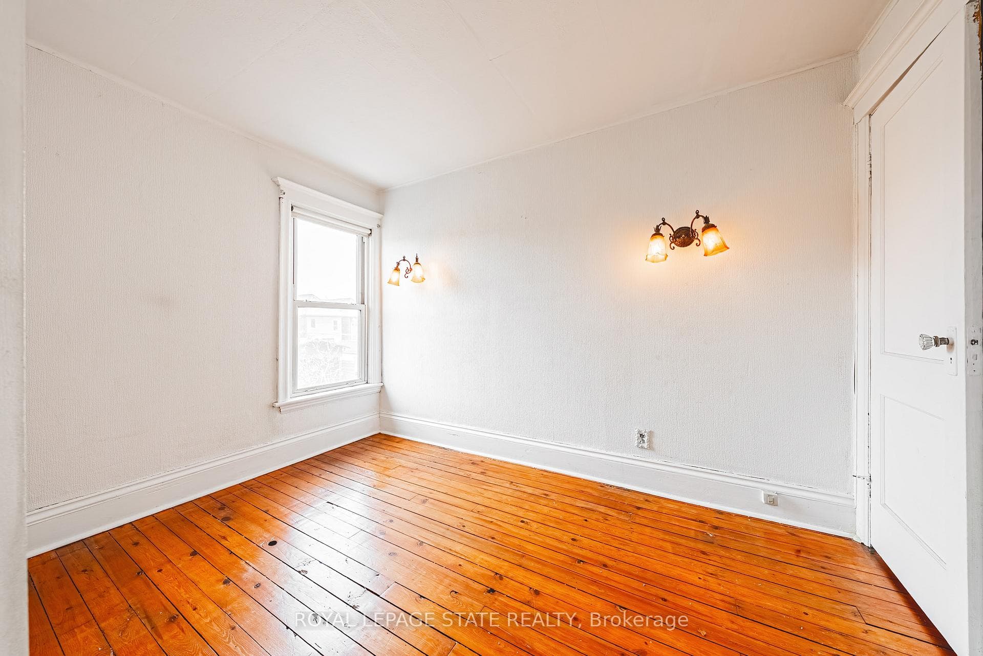 32 Sherman Avenue photo 14