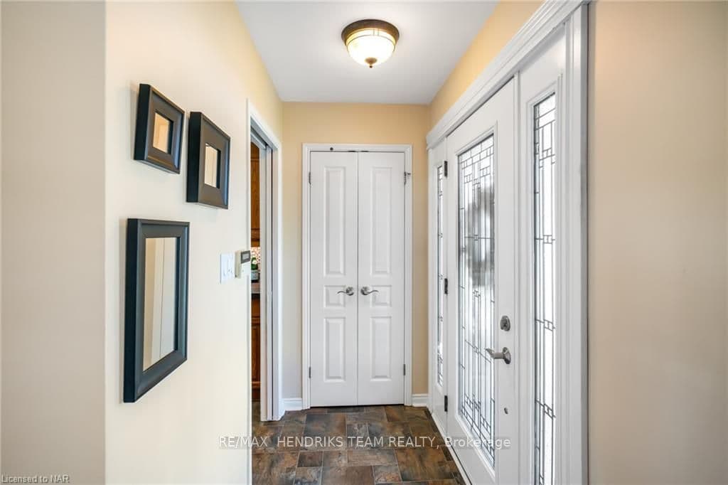 5 WHITE CREST Court photo 6