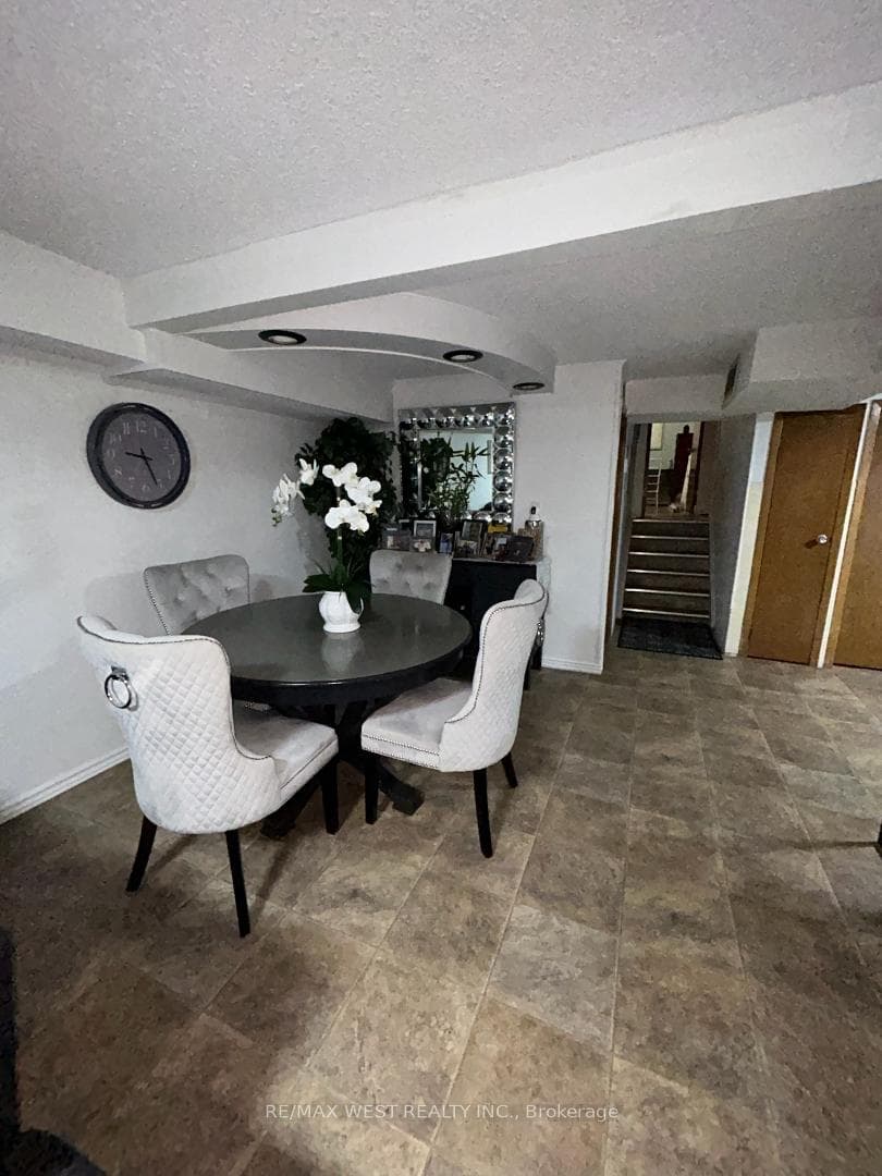 22 Goldcrest Boulevard photo 31