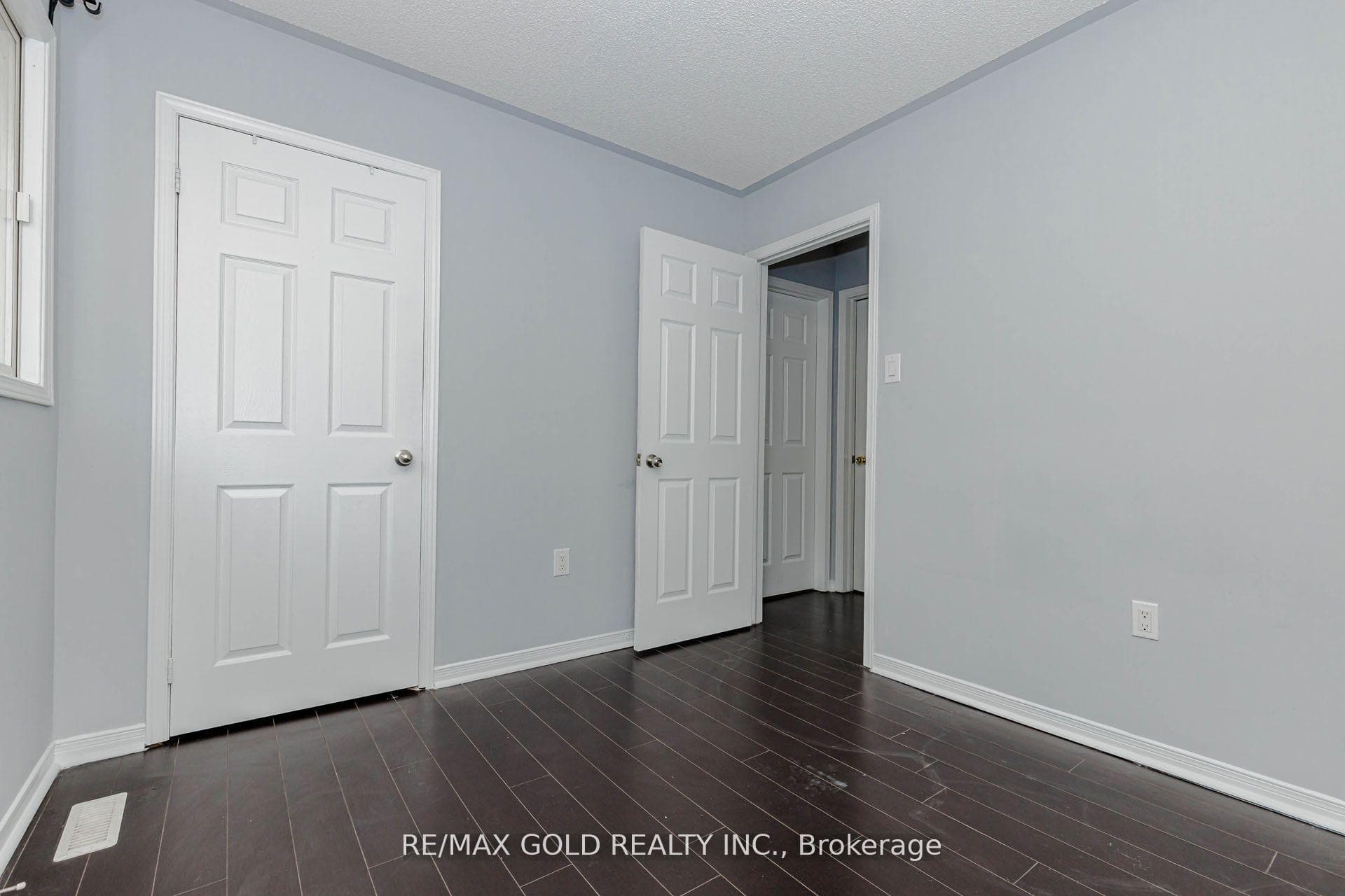 54 Creditstone Road photo 36
