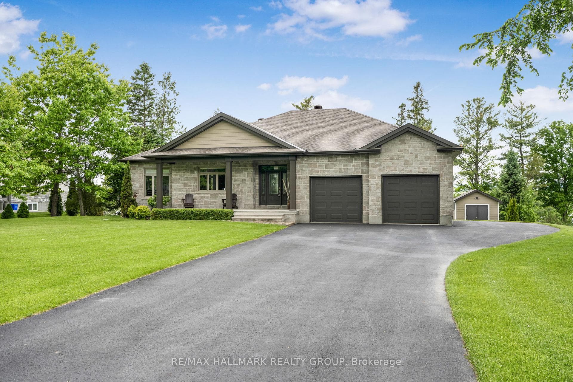 141 ADRIEN Street photo 1
