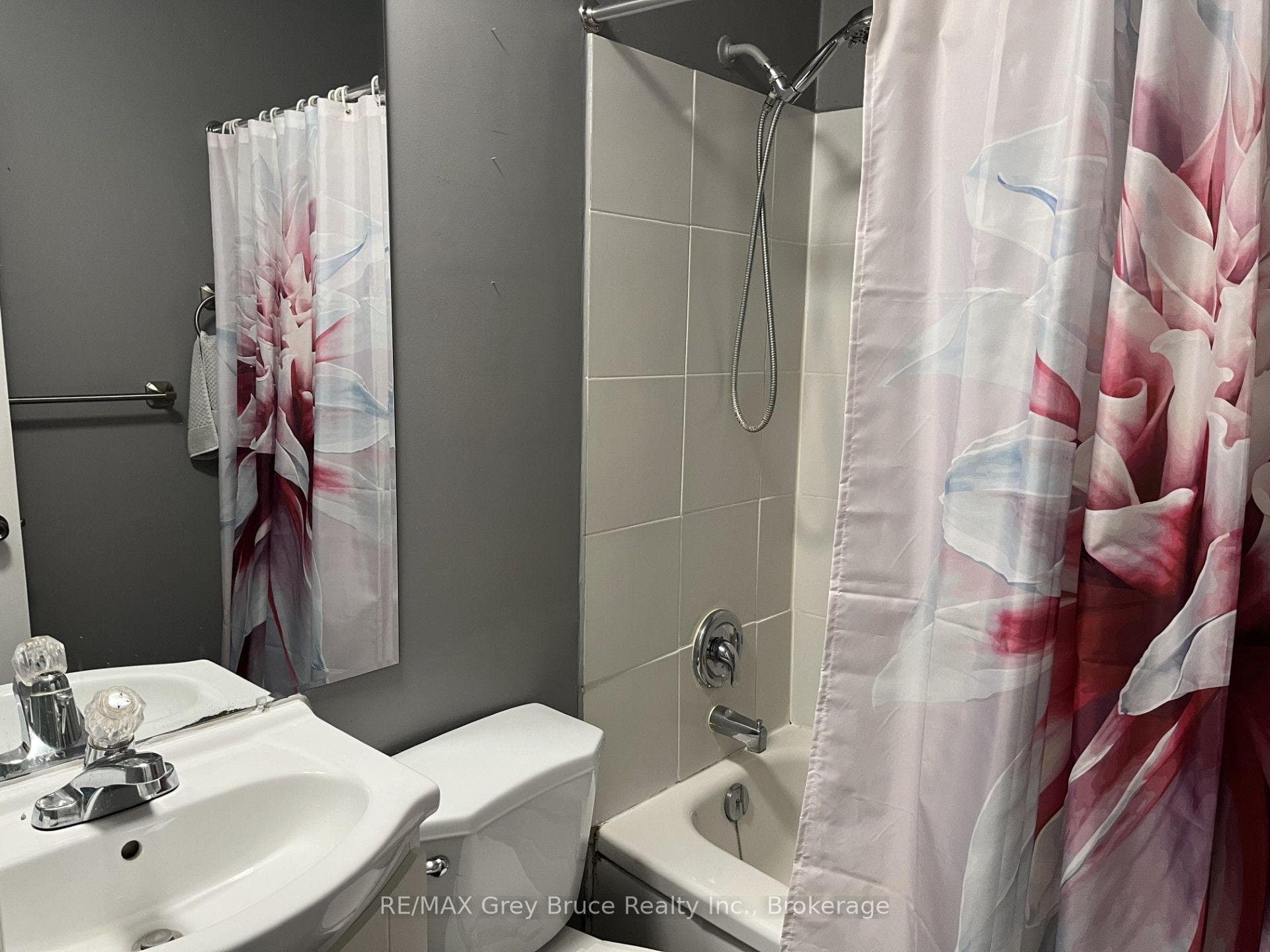 496 Elizabeth Street Unit 2 photo 11