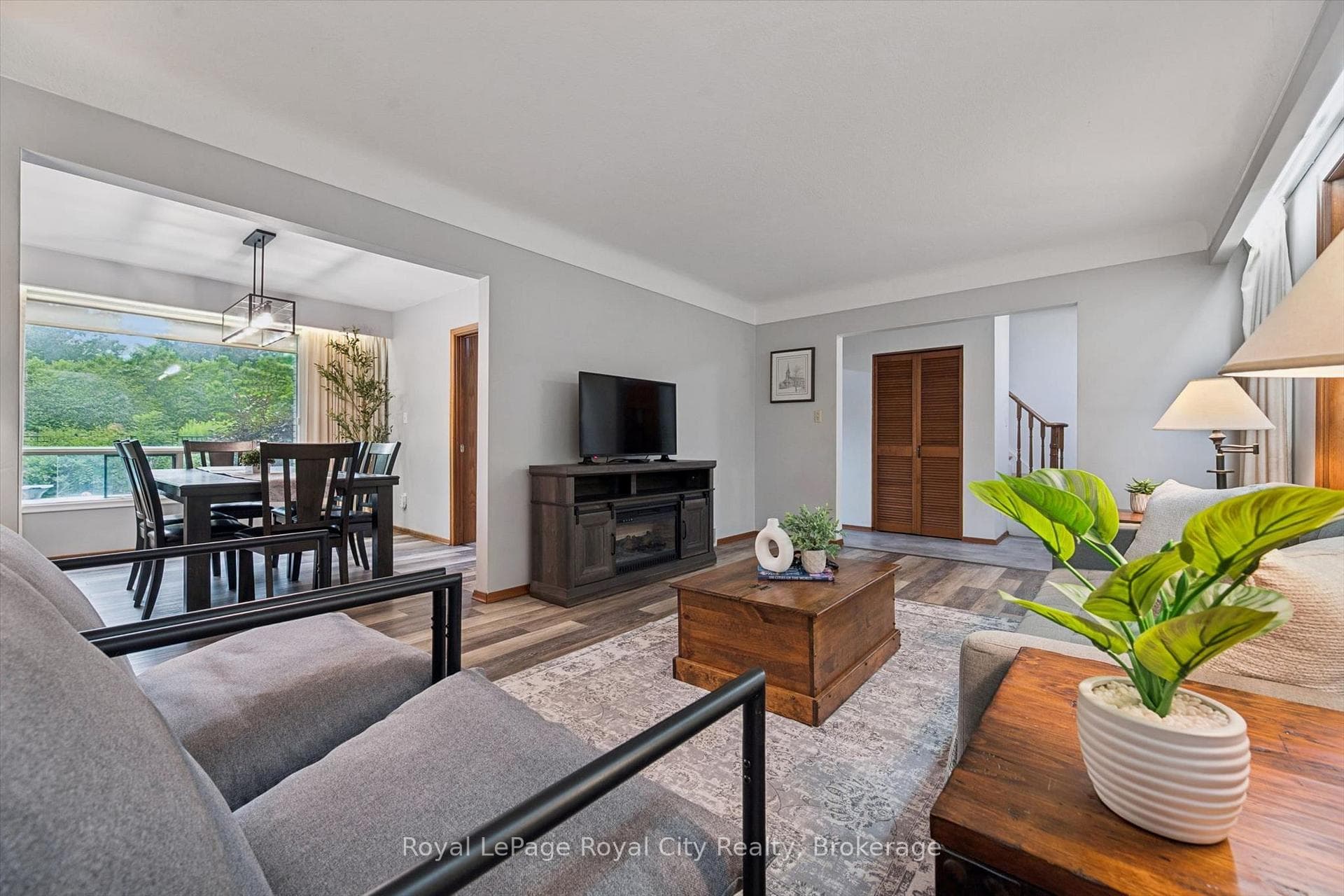30 Westminster Avenue photo 11