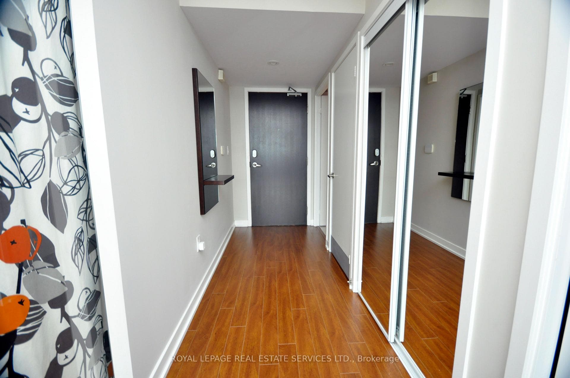 8 Telegram Mews Unit 547 photo 6