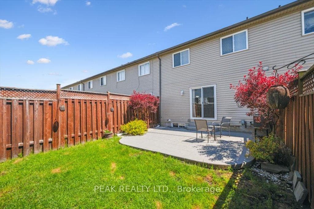 88 Foxglove Crescent photo 38