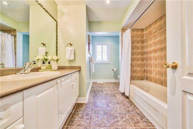 135 Rushworth Drive photo 17