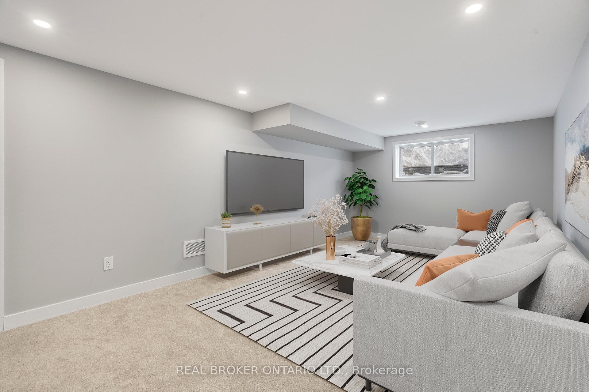 143 Bristol Crescent photo 33