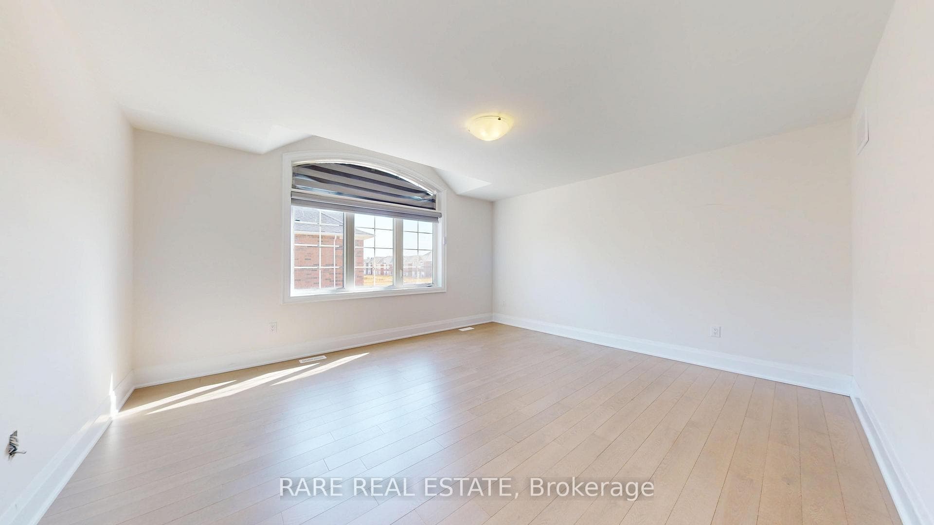 34 Rosewell Crescent photo 19