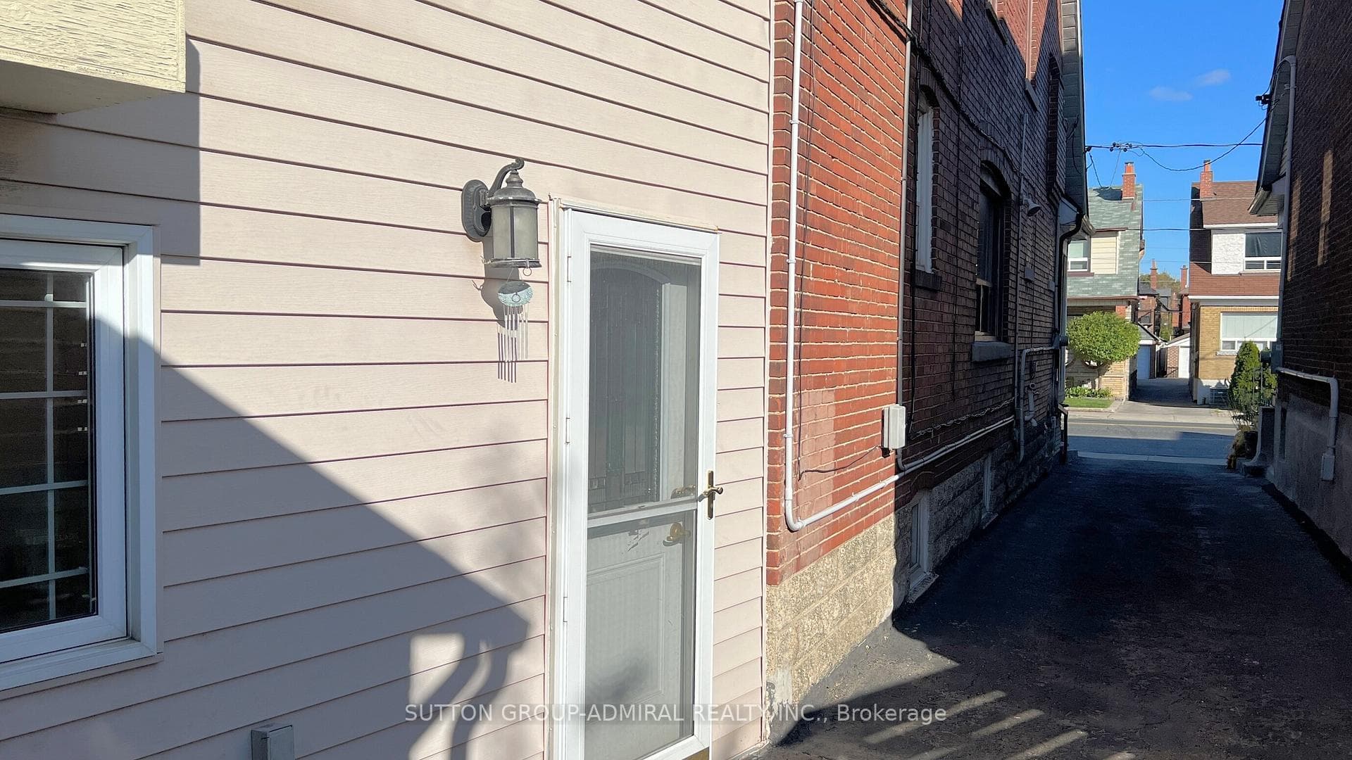1836 Dufferin Street photo 22