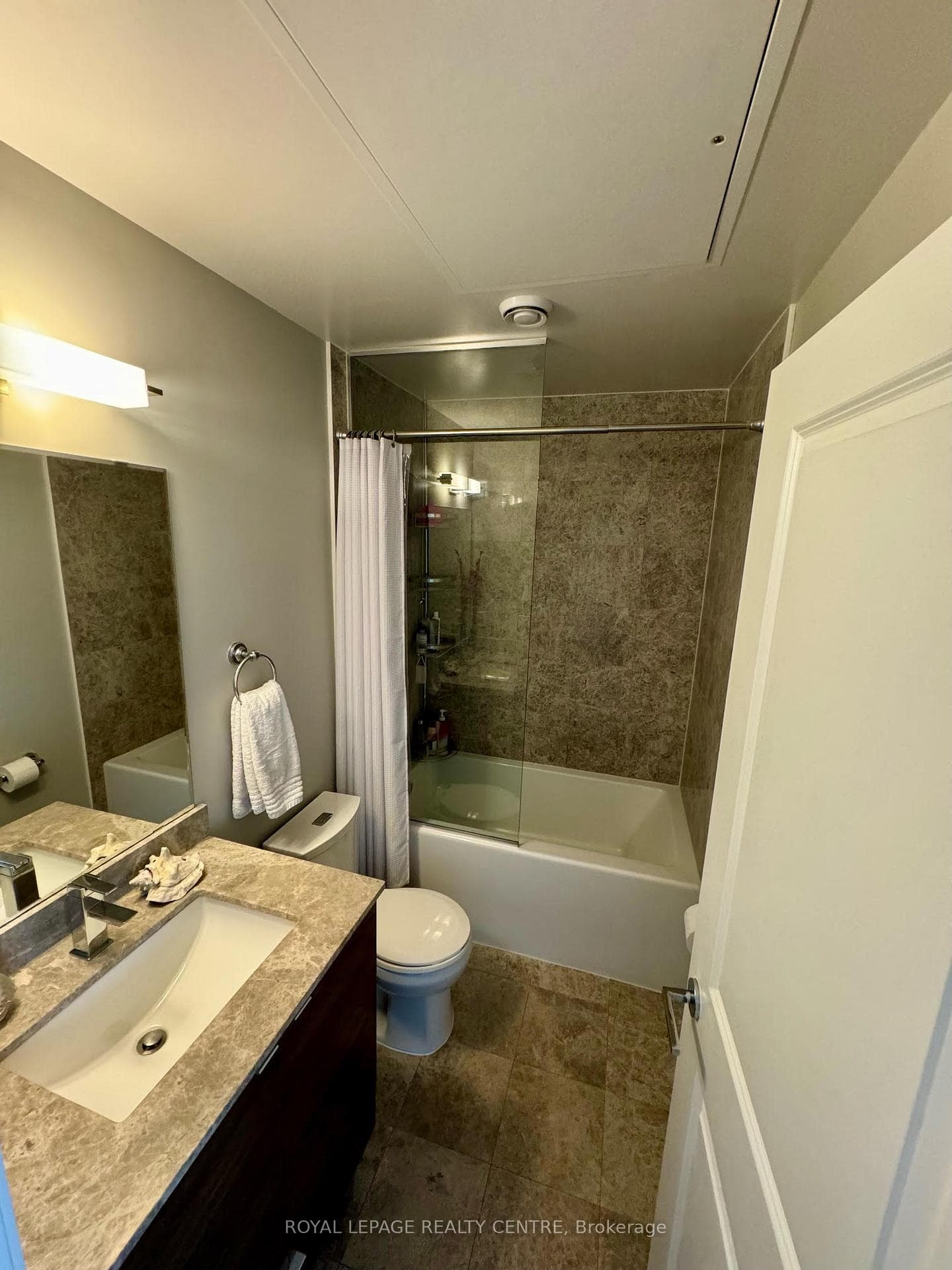 59 Annie Craig Drive Unit 2001 photo 12