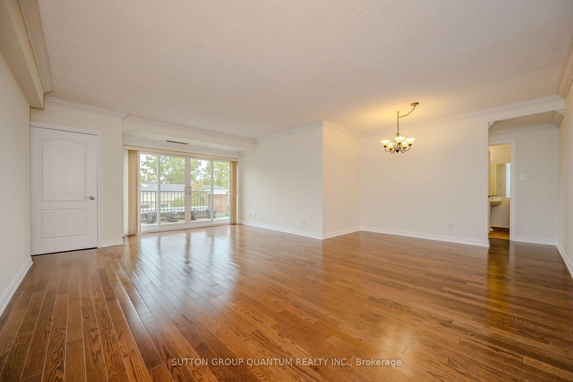 151 Robinson Street Unit 401 photo 6
