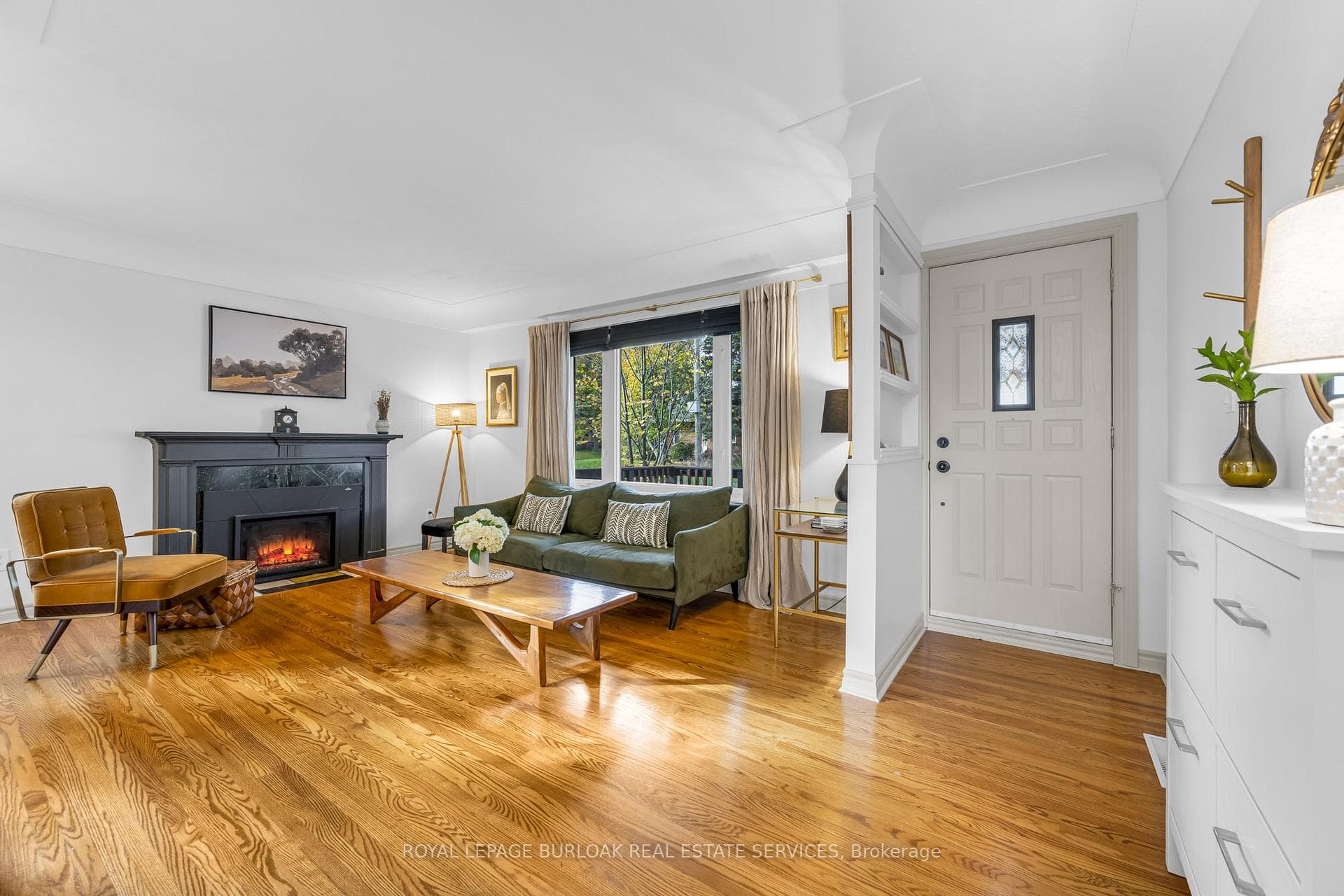 8 Desjardins Avenue photo 3