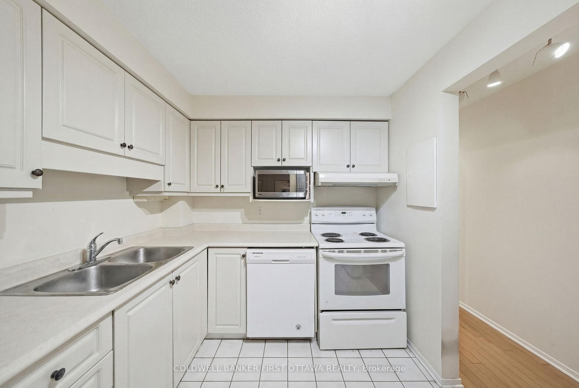 222 Guigues Avenue Unit 402 photo 13
