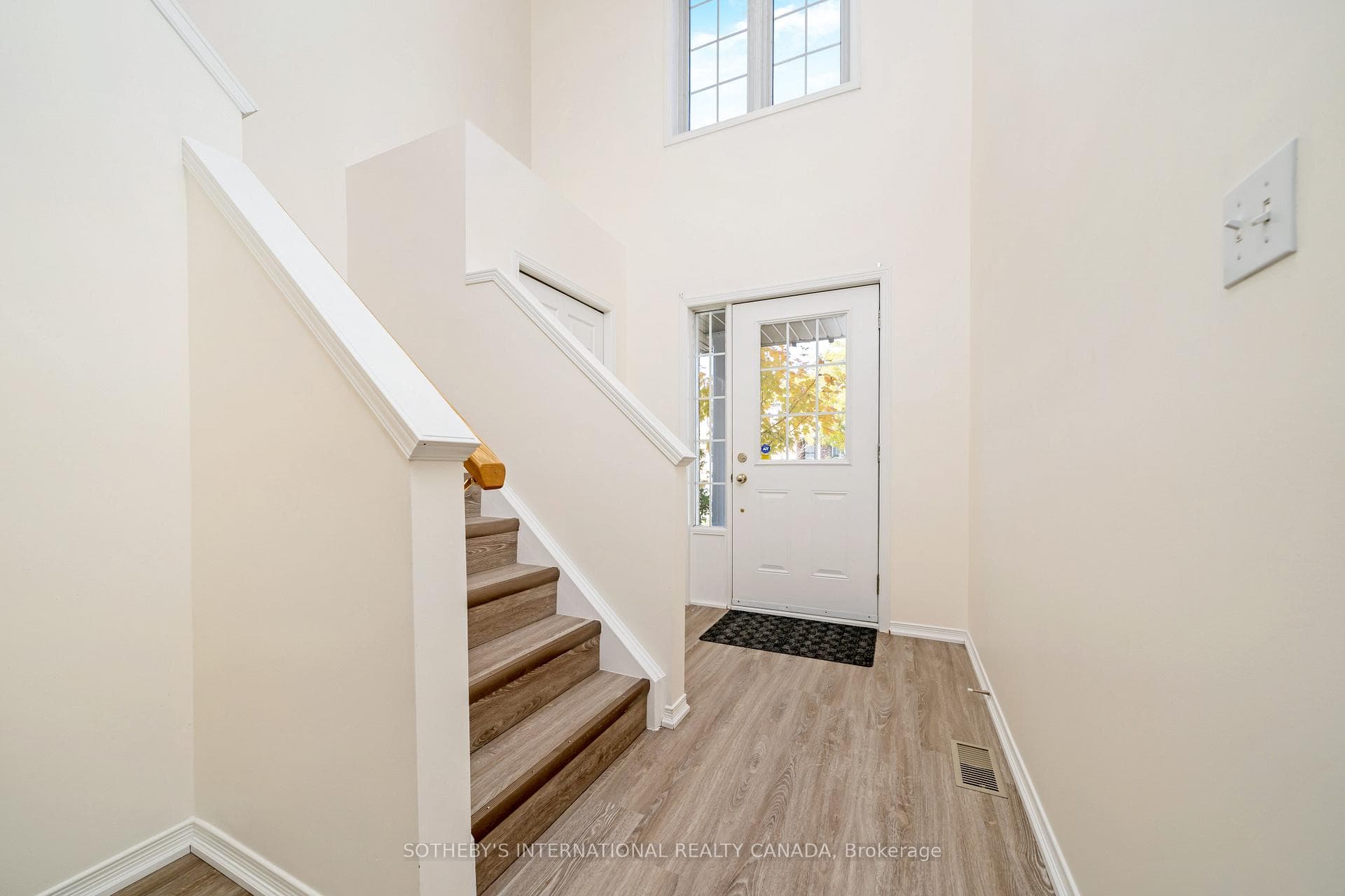 571 Wild Iris Avenue photo 5