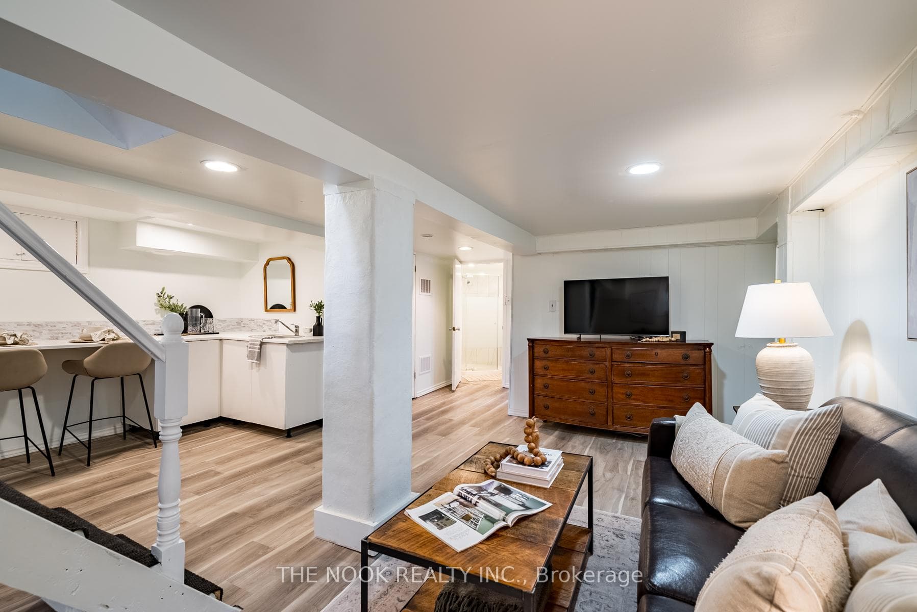 213 Broadway Avenue photo 22
