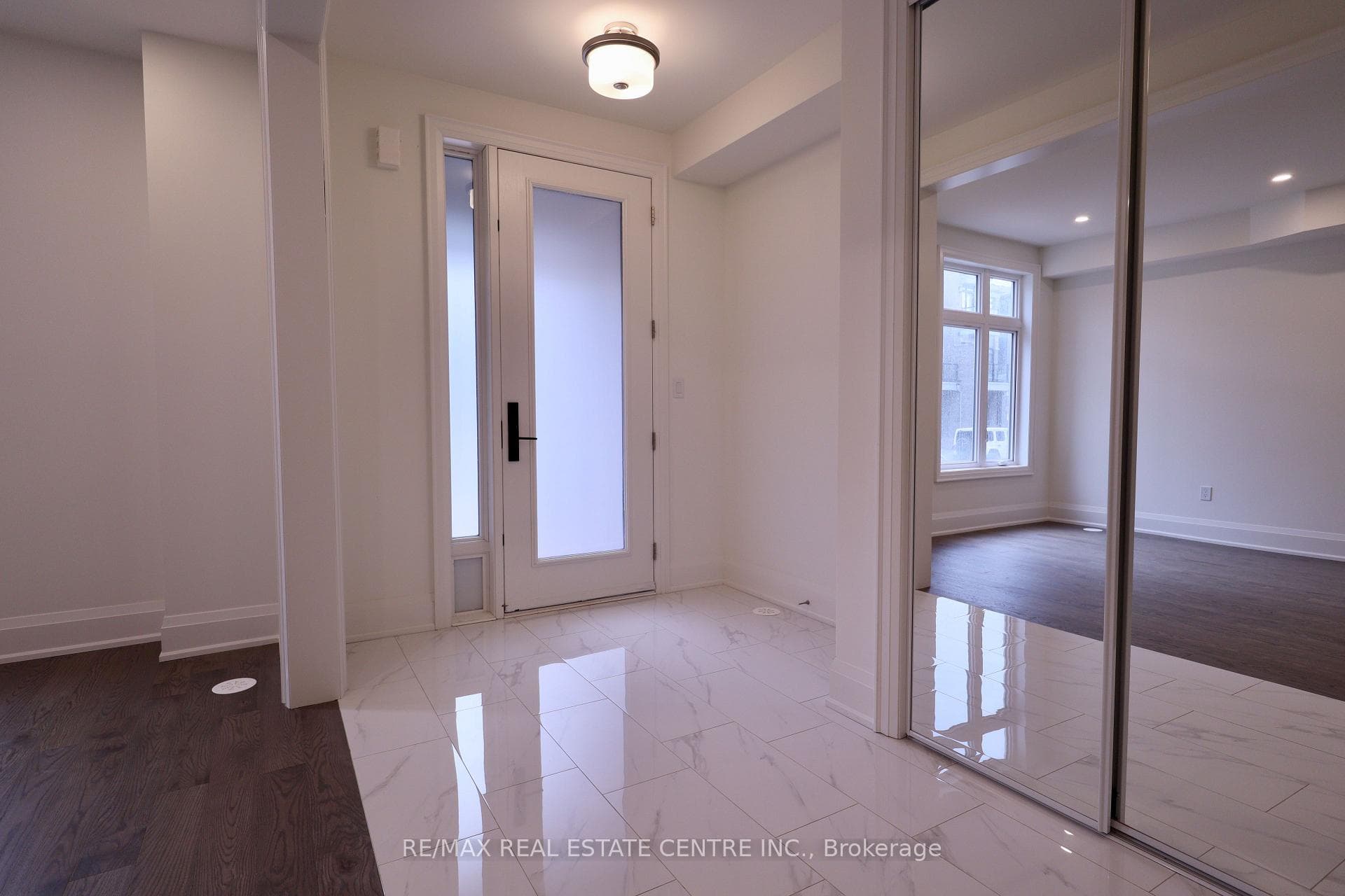 3298 Taha Gardens photo 11