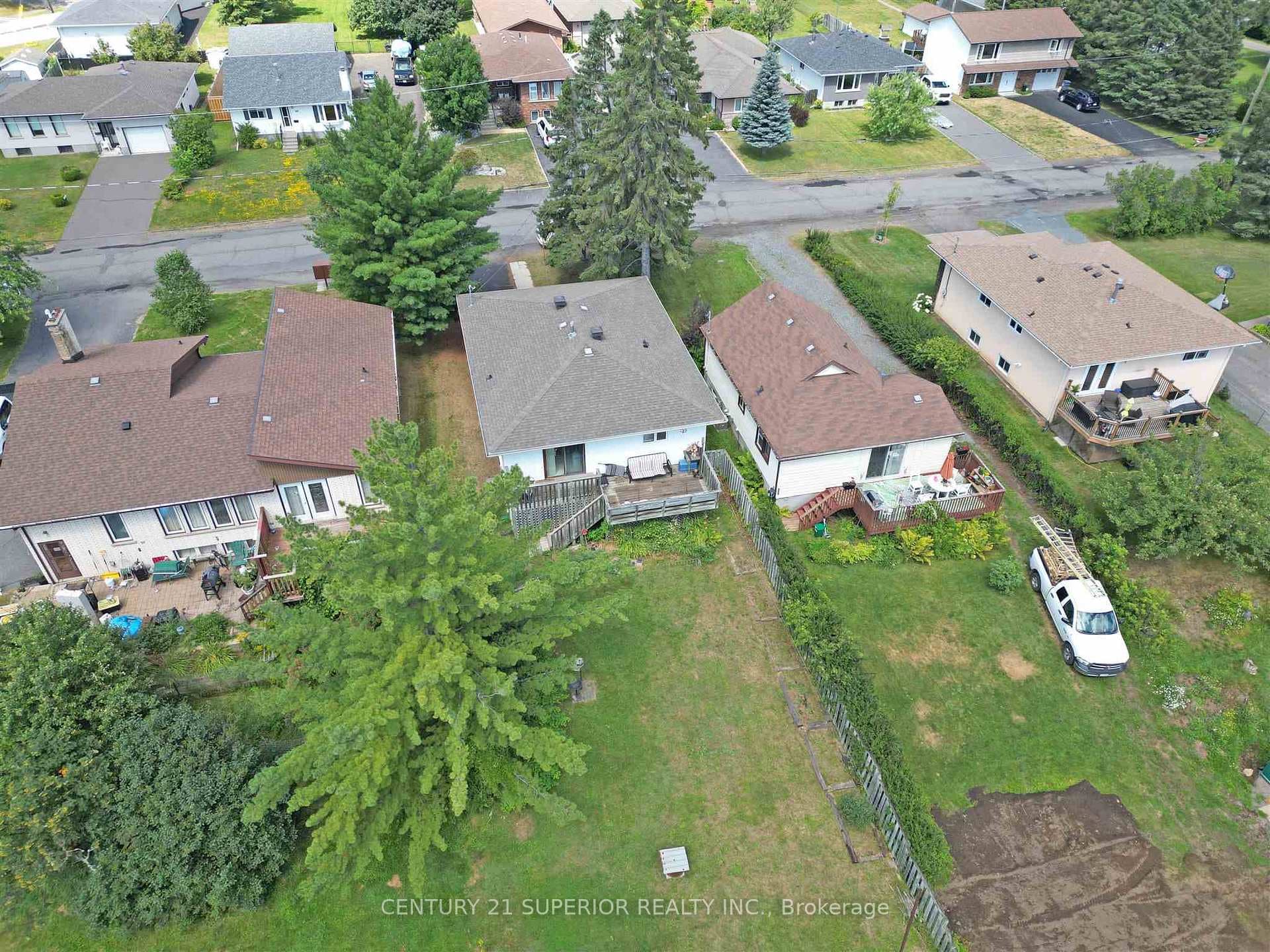 301 Sherwood Drive photo 45