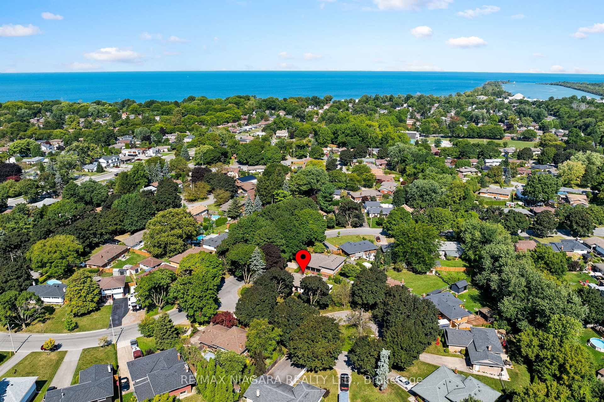 24 Croydon Drive photo 35