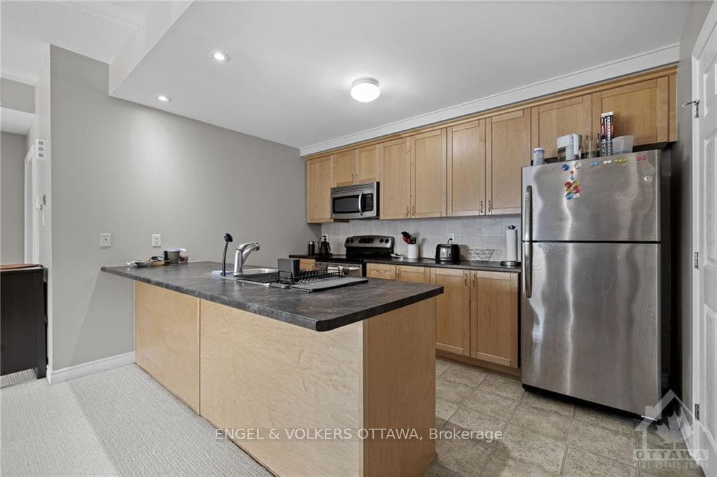 769 CEDAR CREEK Drive photo 11