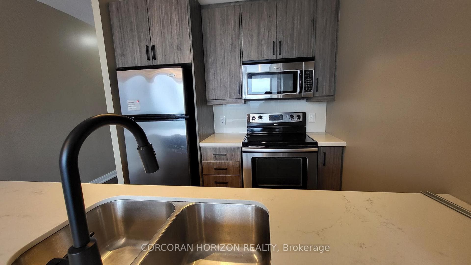 88 Broadway Avenue Unit 1601 photo 6